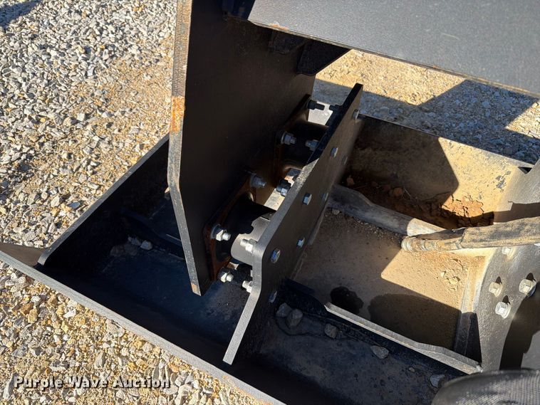 image for item FT6434 Skid steer vibratory plate compactor