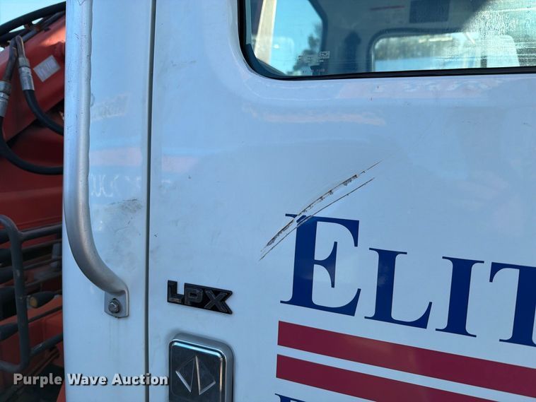 image for item FT6461 1998 International 4700 LPX flatbed truck