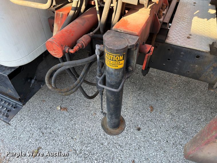 image for item FT6461 1998 International 4700 LPX flatbed truck
