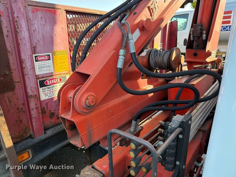 image for item FT6461 1998 International 4700 LPX flatbed truck