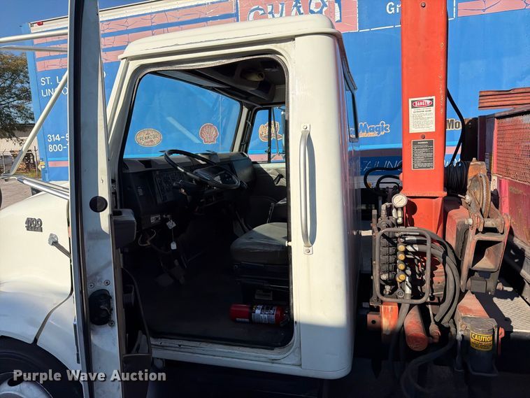 image for item FT6461 1998 International 4700 LPX flatbed truck
