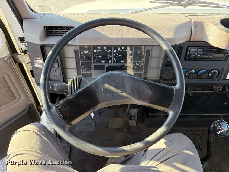image for item FT6461 1998 International 4700 LPX flatbed truck