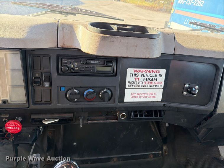 image for item FT6461 1998 International 4700 LPX flatbed truck