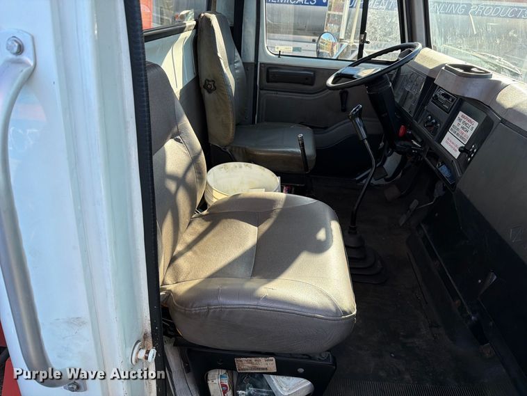 image for item FT6461 1998 International 4700 LPX flatbed truck