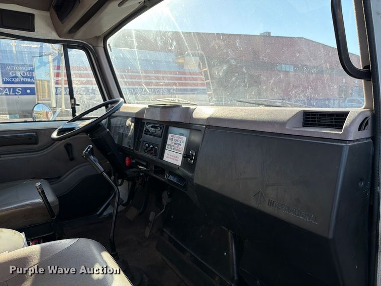 image for item FT6461 1998 International 4700 LPX flatbed truck