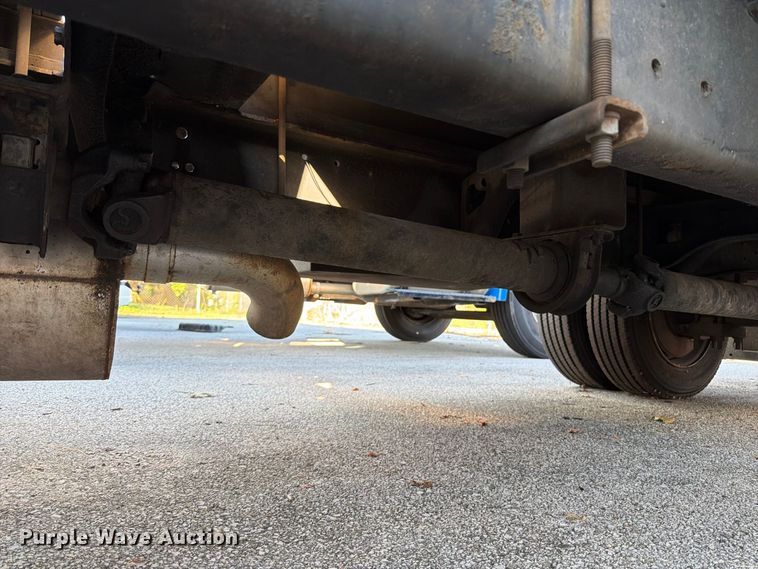 image for item FT6461 1998 International 4700 LPX flatbed truck