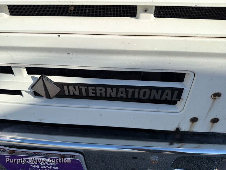 image for item FT6461 1998 International 4700 LPX flatbed truck