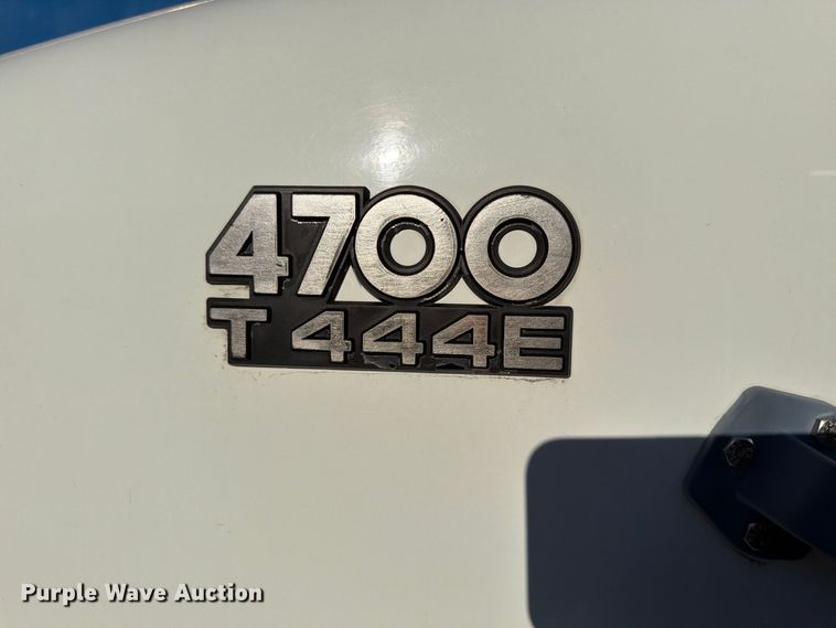 image for item FT6461 1998 International 4700 LPX flatbed truck