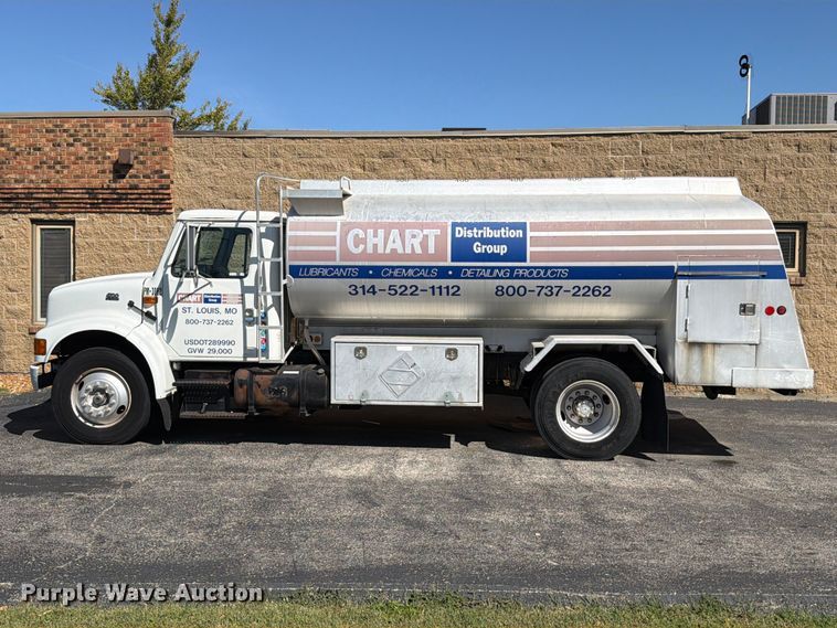image for item FT6463 2001 International 4700 fuel truck