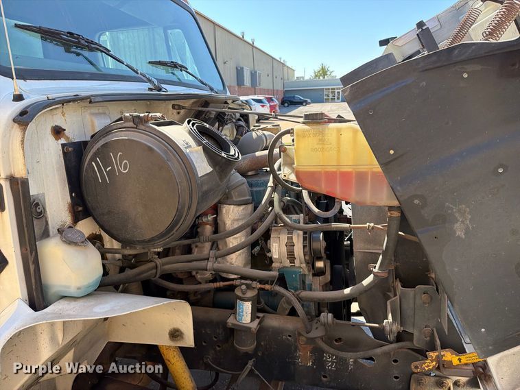 image for item FT6463 2001 International 4700 fuel truck