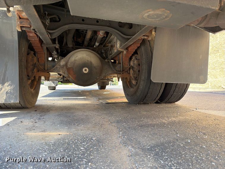 image for item FT6463 2001 International 4700 fuel truck