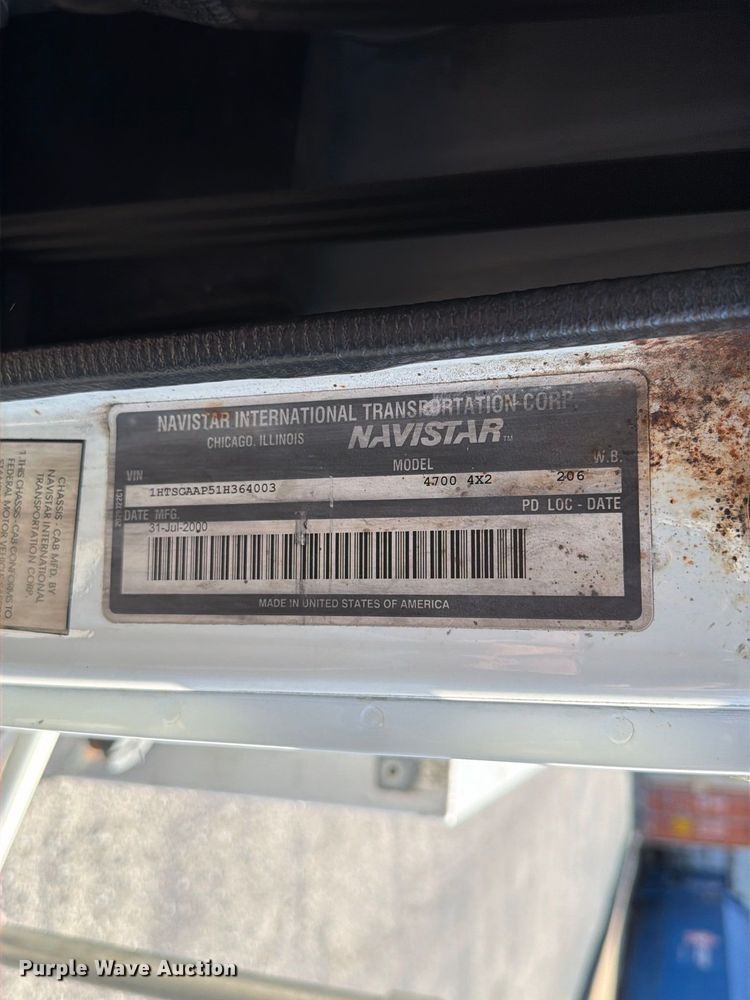 image for item FT6463 2001 International 4700 fuel truck