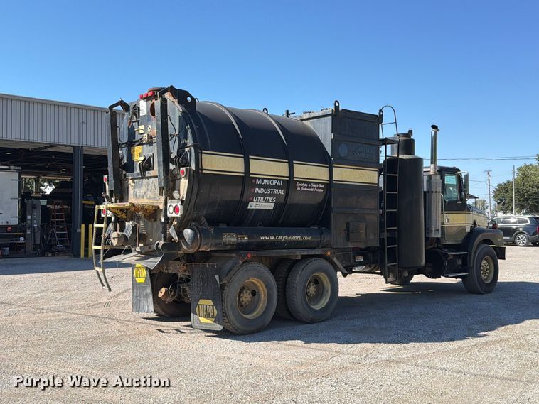 image for item FT6465 1996 Volvo WG vacuum truck