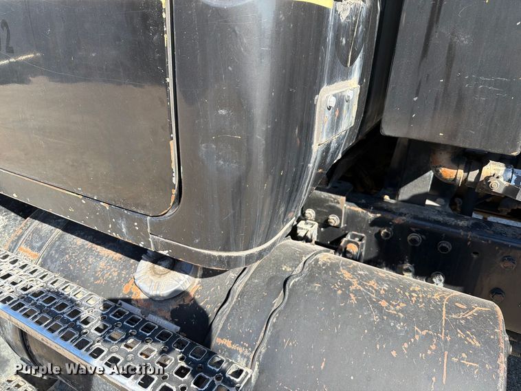 image for item FT6465 1996 Volvo WG vacuum truck