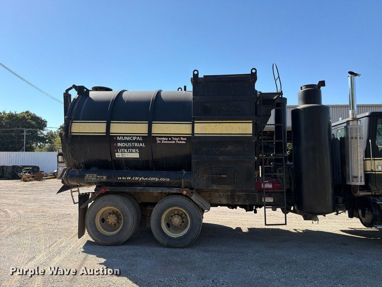 image for item FT6465 1996 Volvo WG vacuum truck