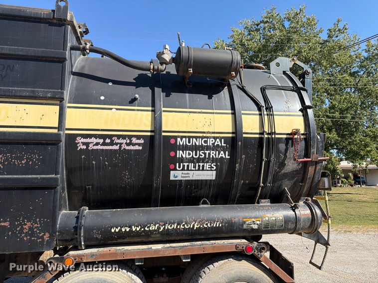 image for item FT6465 1996 Volvo WG vacuum truck