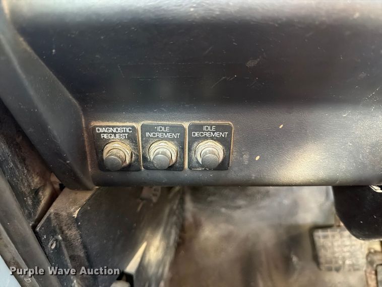image for item FT6465 1996 Volvo WG vacuum truck