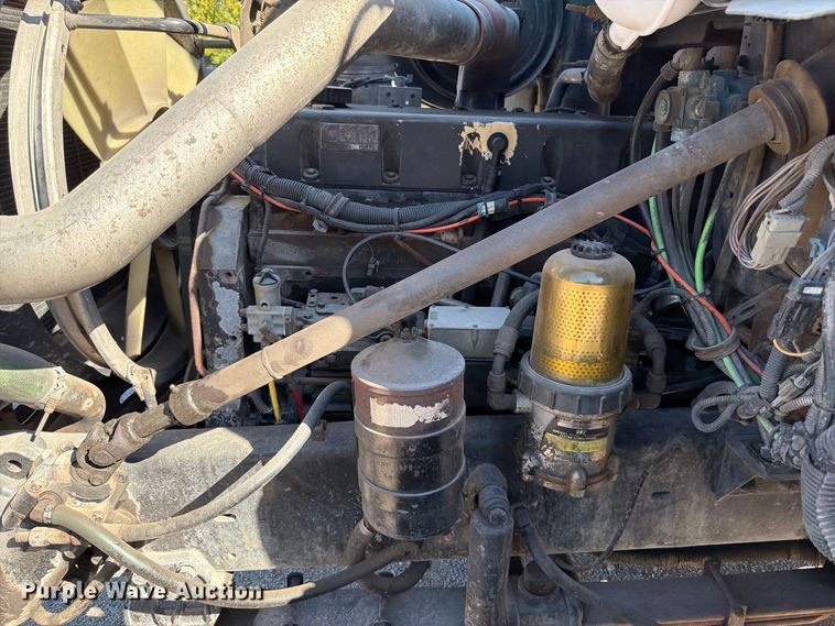 image for item FT6465 1996 Volvo WG vacuum truck