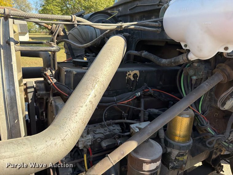 image for item FT6465 1996 Volvo WG vacuum truck