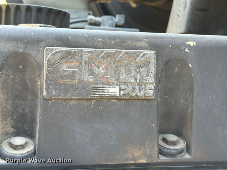 image for item FT6465 1996 Volvo WG vacuum truck