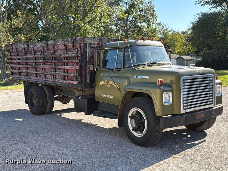 image for item FT6471 1973 International Loadstar 1600 dump flatbed truck