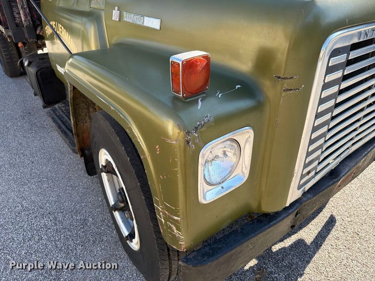 image for item FT6471 1973 International Loadstar 1600 dump flatbed truck