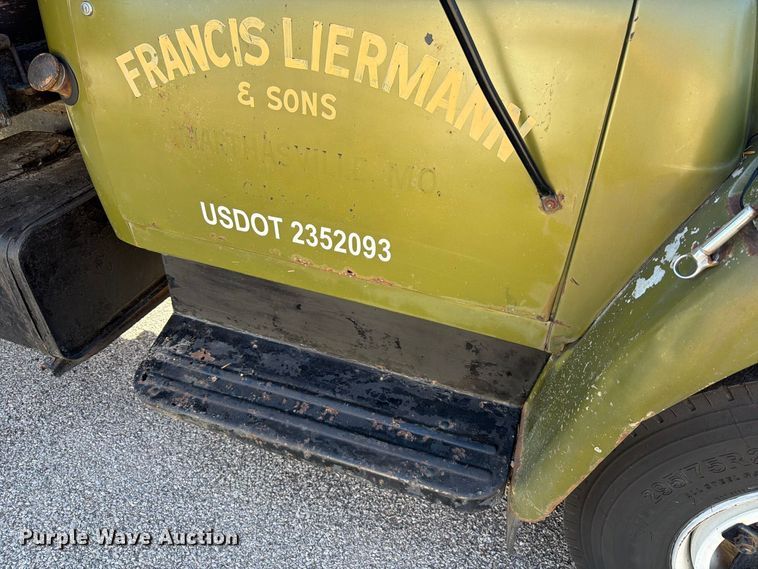 image for item FT6471 1973 International Loadstar 1600 dump flatbed truck