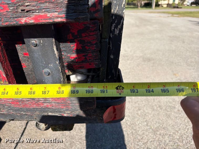 image for item FT6471 1973 International Loadstar 1600 dump flatbed truck