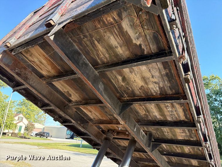 image for item FT6471 1973 International Loadstar 1600 dump flatbed truck