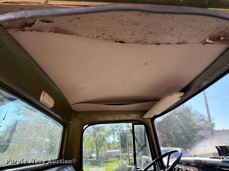 image for item FT6471 1973 International Loadstar 1600 dump flatbed truck