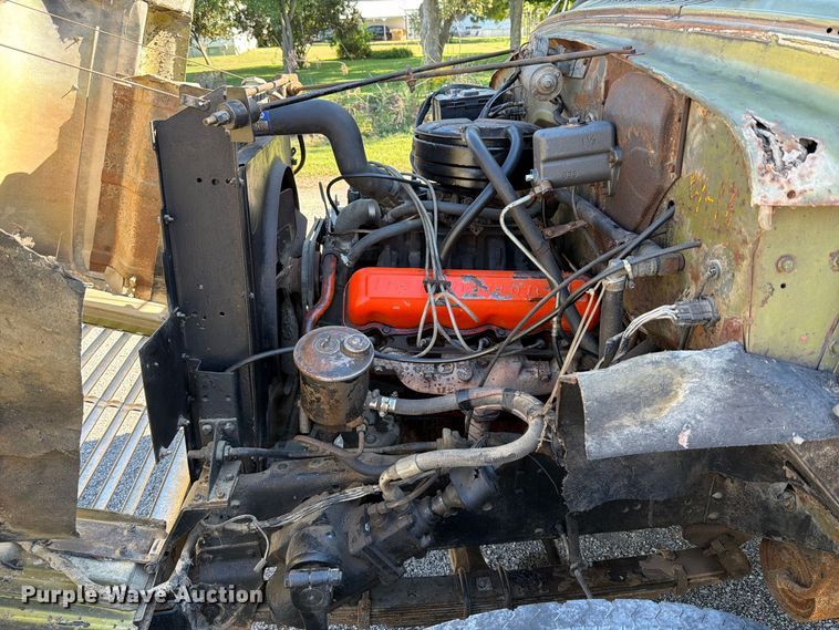 image for item FT6471 1973 International Loadstar 1600 dump flatbed truck