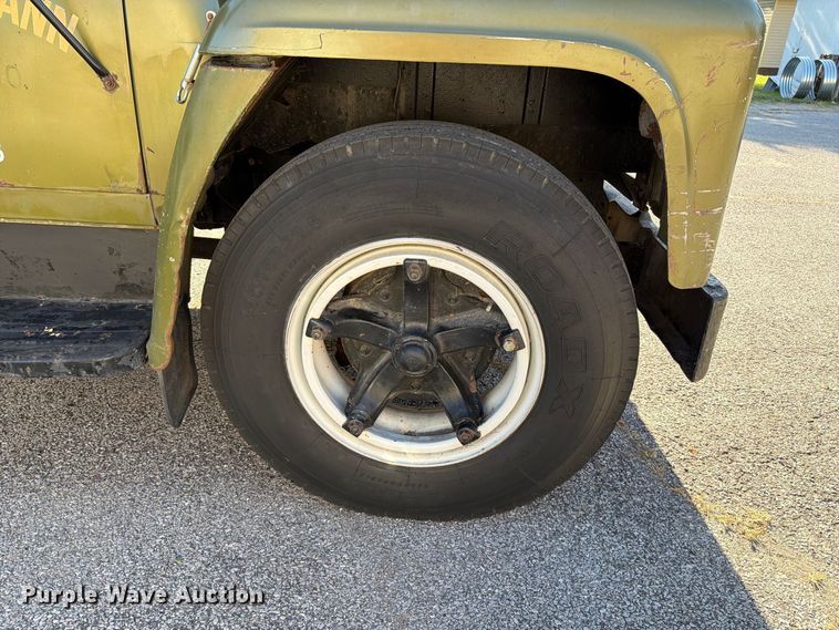 image for item FT6471 1973 International Loadstar 1600 dump flatbed truck
