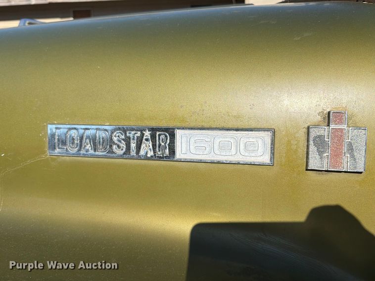 image for item FT6471 1973 International Loadstar 1600 dump flatbed truck