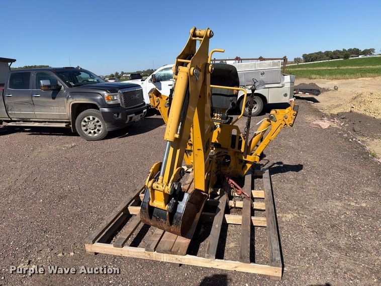 image for item FT6850 Vermeer B550 backhoe