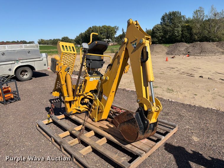 image for item FT6850 Vermeer B550 backhoe