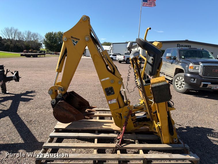 image for item FT6850 Vermeer B550 backhoe