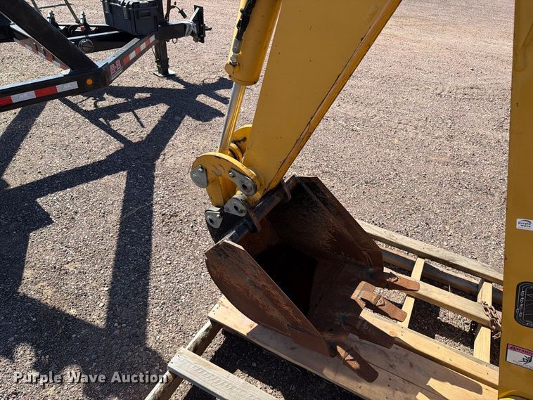 image for item FT6850 Vermeer B550 backhoe