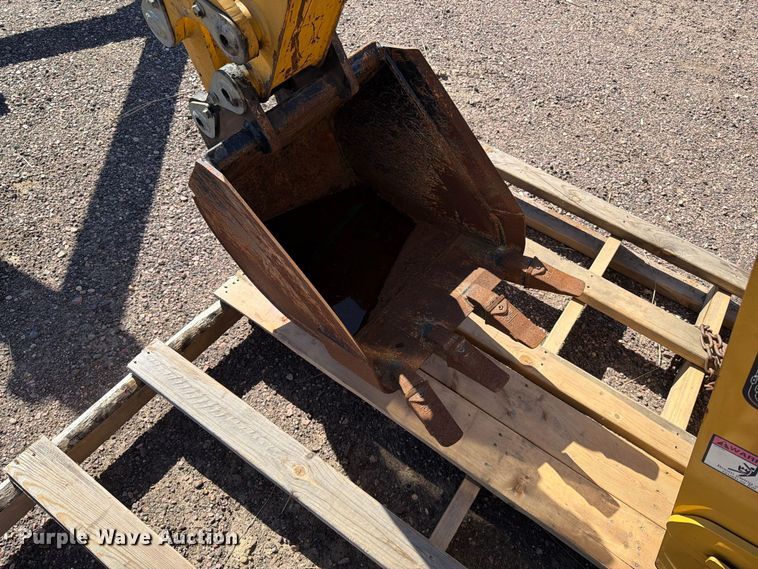 image for item FT6850 Vermeer B550 backhoe