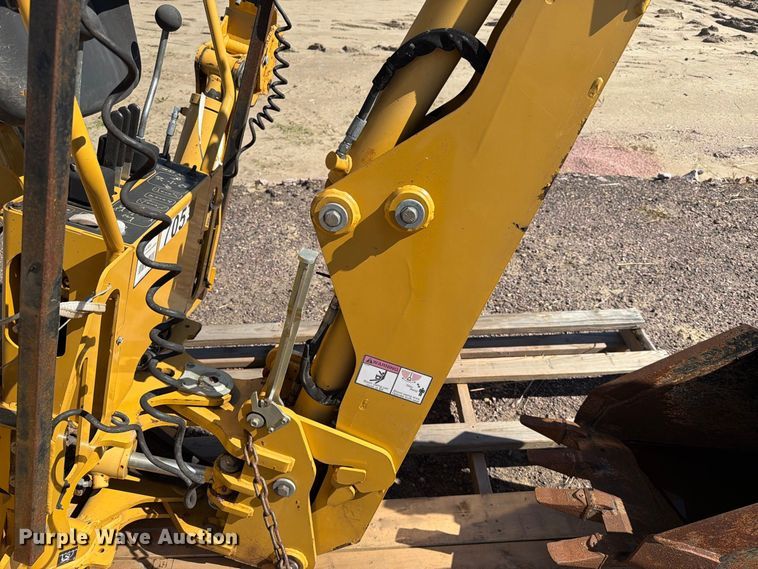 image for item FT6850 Vermeer B550 backhoe