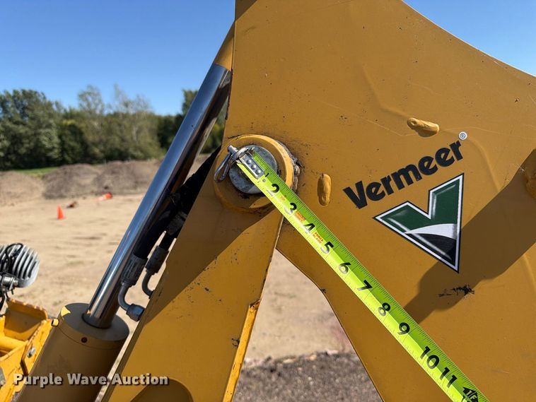 image for item FT6850 Vermeer B550 backhoe