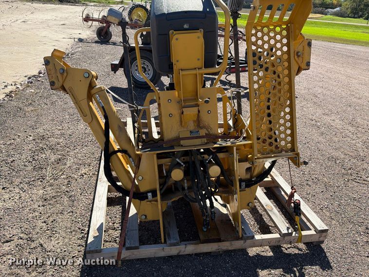 image for item FT6850 Vermeer B550 backhoe