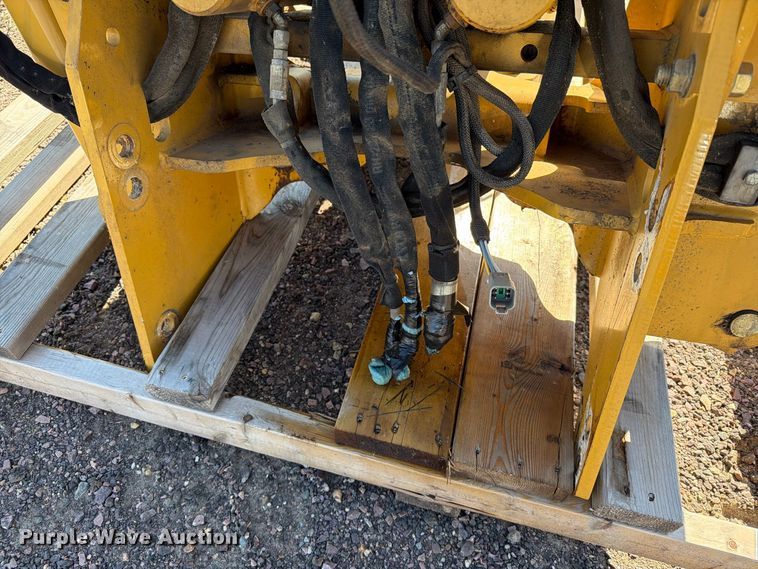 image for item FT6850 Vermeer B550 backhoe