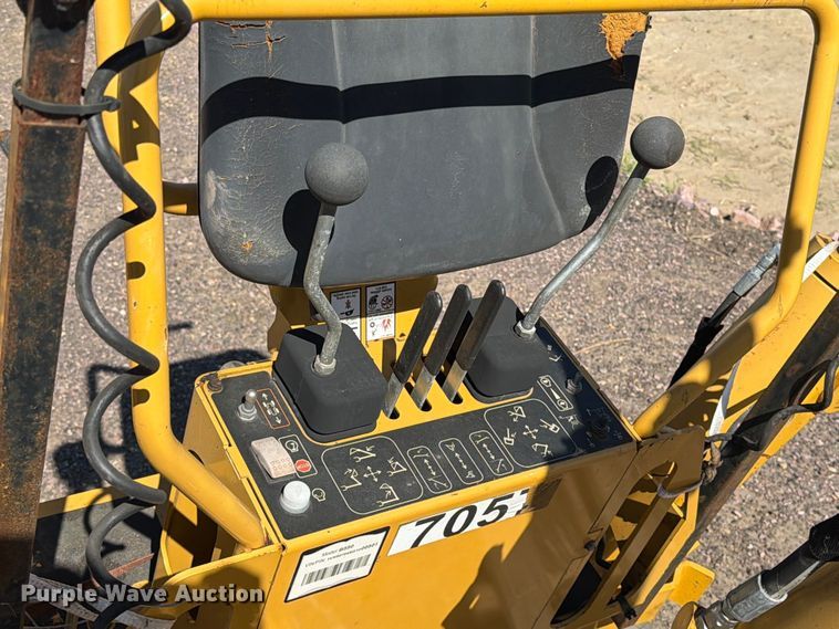 image for item FT6850 Vermeer B550 backhoe