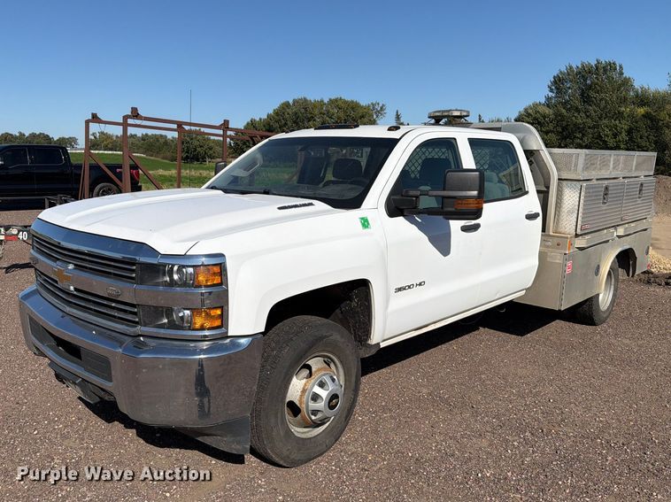 image for item FT6852 2016 Chevrolet Silverado 3500HD Crew Cab pickup truck