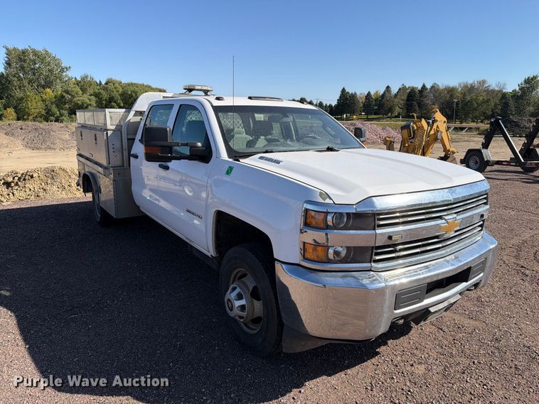 image for item FT6852 2016 Chevrolet Silverado 3500HD Crew Cab pickup truck