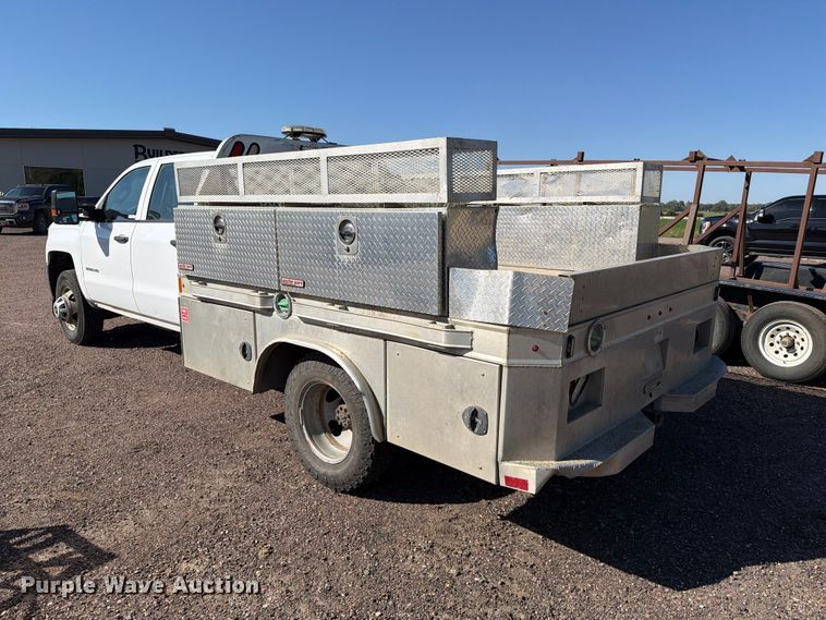 image for item FT6852 2016 Chevrolet Silverado 3500HD Crew Cab pickup truck