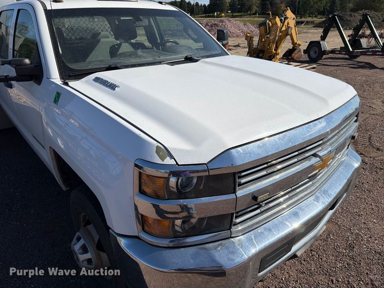 image for item FT6852 2016 Chevrolet Silverado 3500HD Crew Cab pickup truck