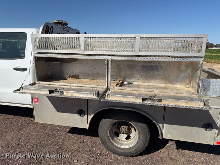 image for item FT6852 2016 Chevrolet Silverado 3500HD Crew Cab pickup truck