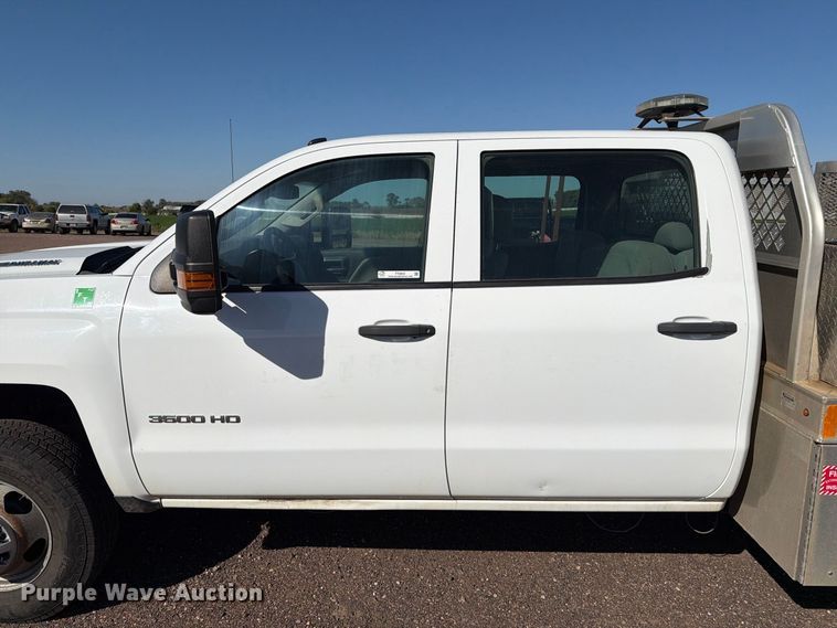 image for item FT6852 2016 Chevrolet Silverado 3500HD Crew Cab pickup truck