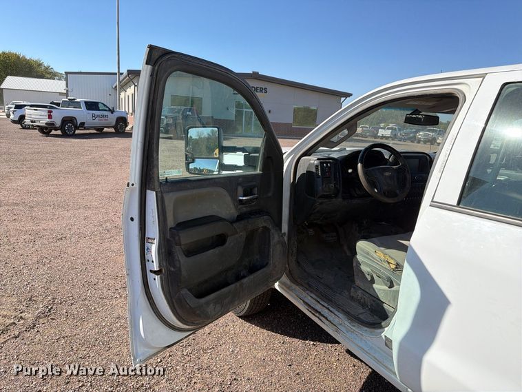 image for item FT6852 2016 Chevrolet Silverado 3500HD Crew Cab pickup truck